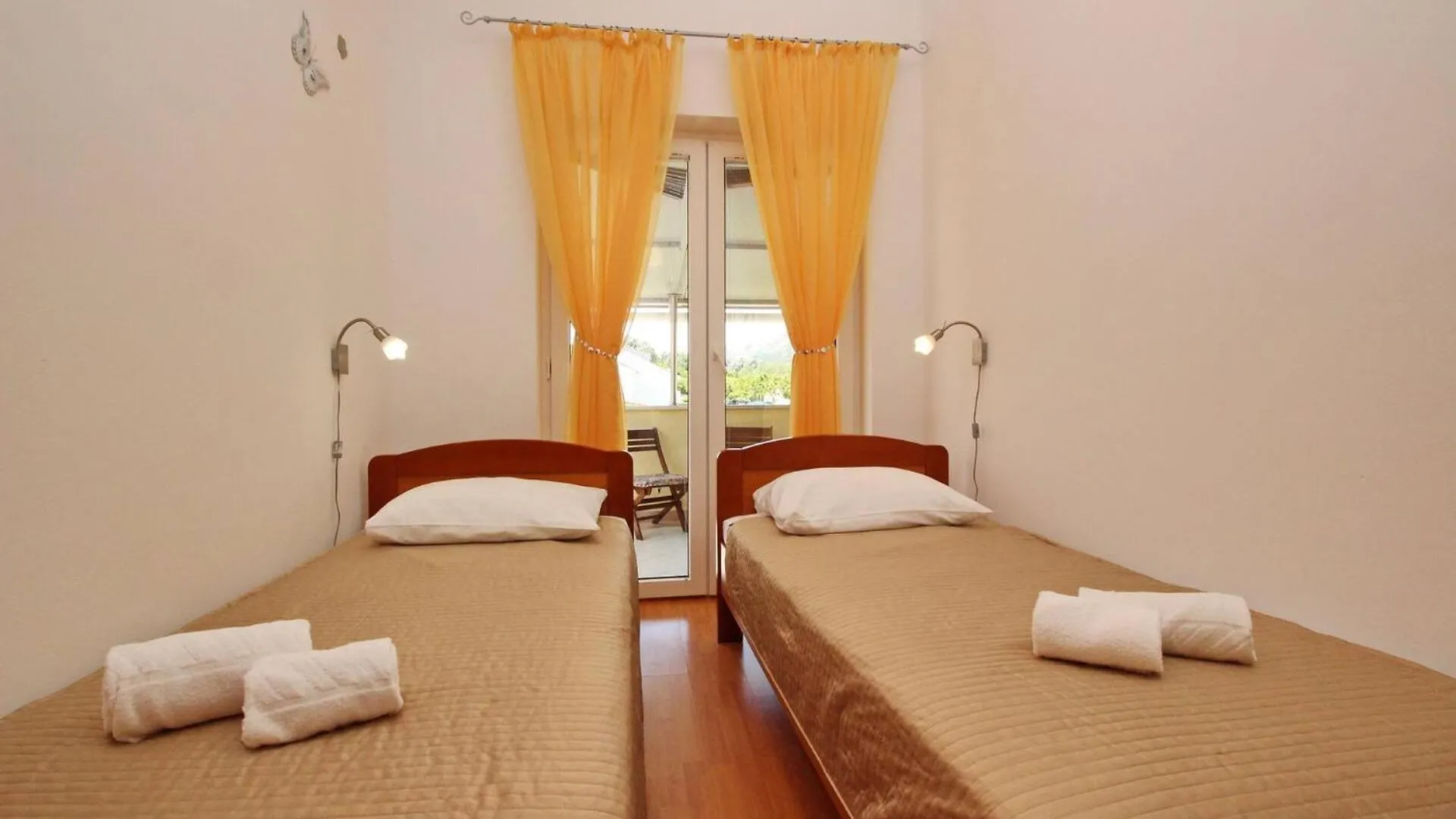 Guest house Apartments Zarok Beach Holiday Baska