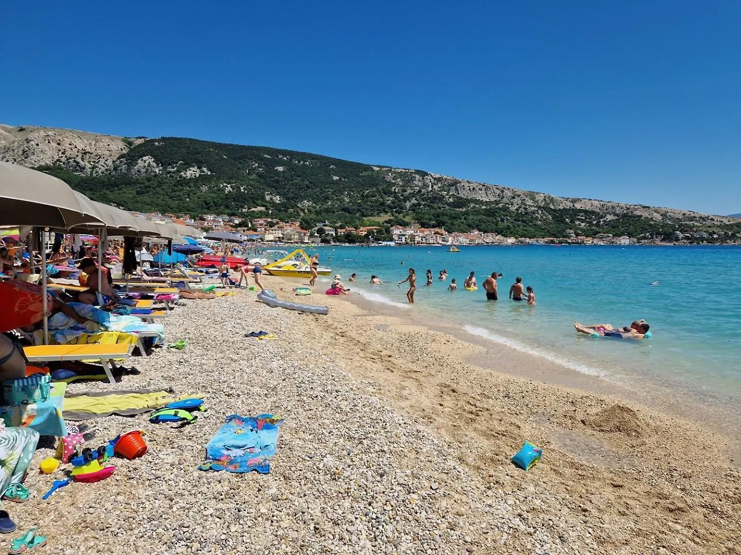 Apartments Zarok Beach Holiday Baska  Guest house