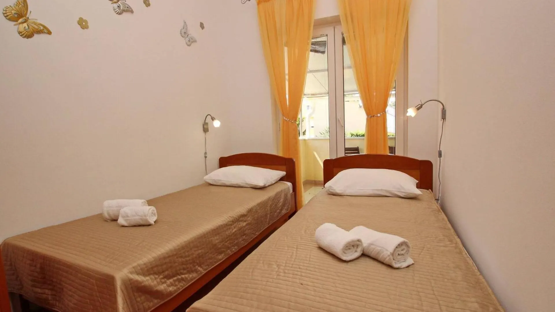 Apartments Zarok Beach Holiday Baska