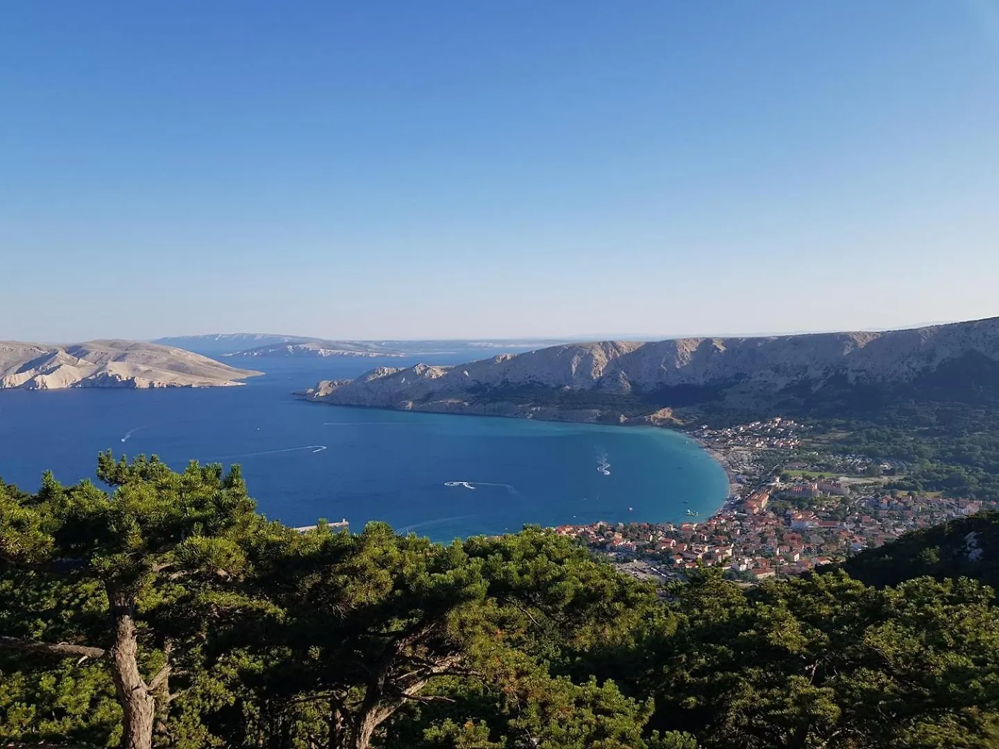 Guest house Apartments Zarok Beach Holiday Baska