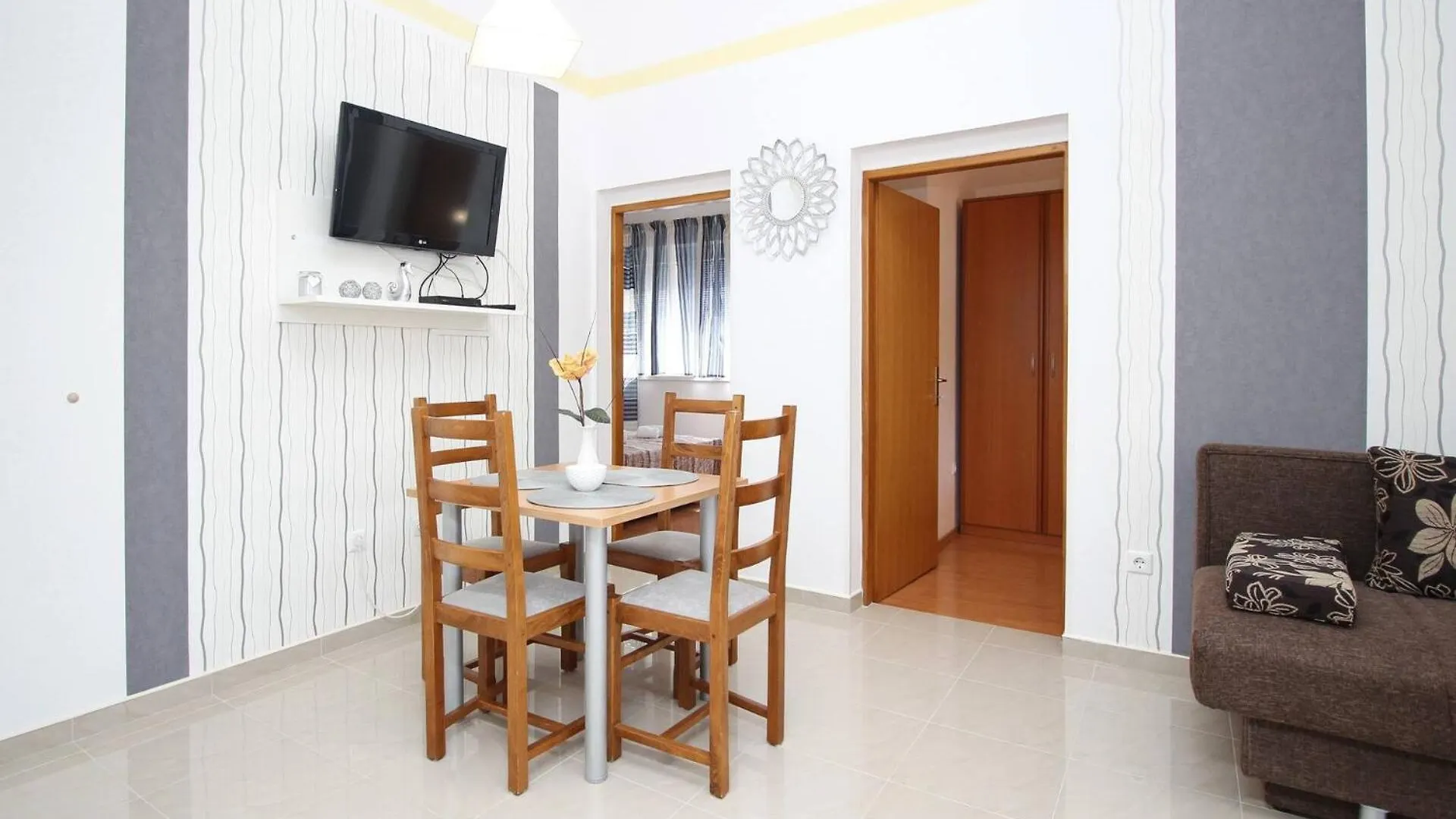 Guest house Apartments Zarok Beach Holiday Baska