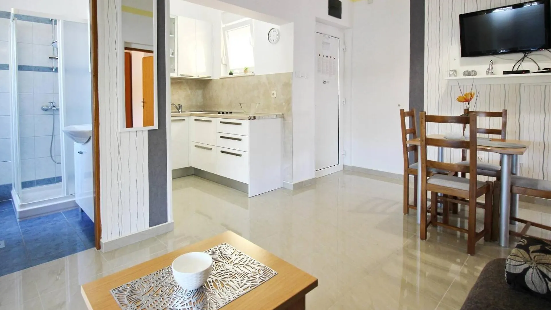 Guest house Apartments Zarok Beach Holiday Baska