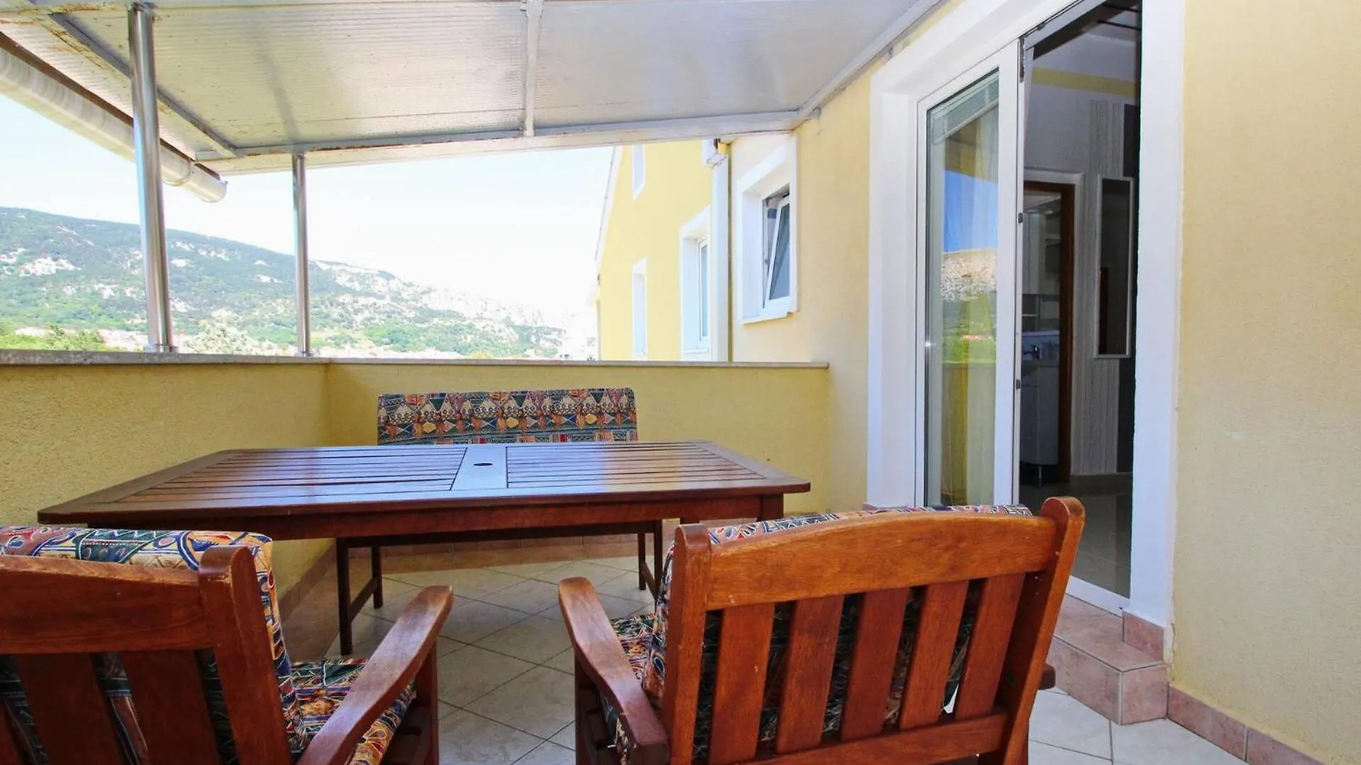 Apartments Zarok Beach Holiday Baska  Guest house